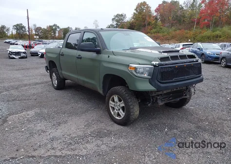 2018 Toyota Tundra Limited 5.7L V8 из США, поврежденный, VIN 5TFHY5F13JX774793